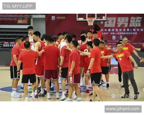 篮球教练明星的成长之路与战术智慧揭秘，如何塑造顶尖球员与团队合作精神